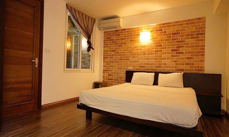 Cho thuê căn hộ 1PN rộng 65m2 tại Đặng Thai Mai, Tây Hồ, đủ đồ, ban công to 7