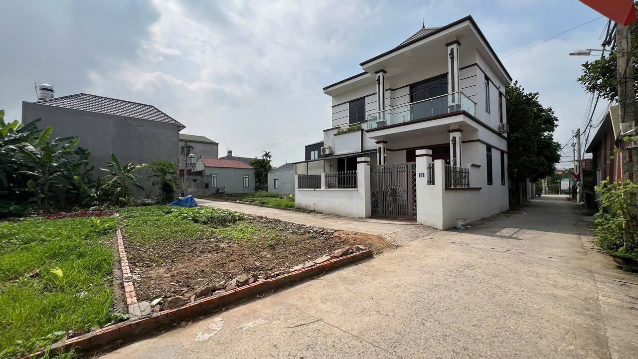 BÁN GẤP 46,8M PHÚC HÒA, PHÚC THỌ. Ô TÔ THÔNG. TC NHỈNH 2 TỶ XÍU 3