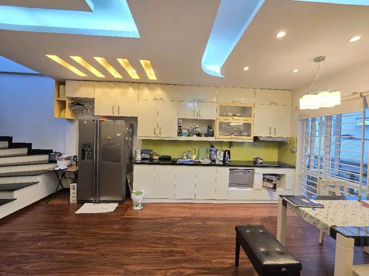 Bán Gấp Căn Nhà Đẹp Nhất Dương Quảng Hàm – 3 Mặt Ngõ, Ô Tô Đỗ Cửa, Sổ Đỏ Chính Chủ!” 2