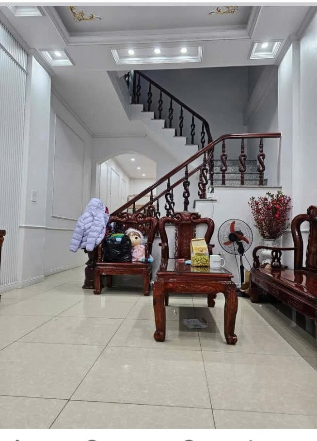 Bán nhà ngõ 259  Vĩnh Hưng, Lĩnh Nam, Hoàng Mai. 32m2, 2 tầng, 2PN. Sổ hồng, giá 3.15 tỷ. LH: