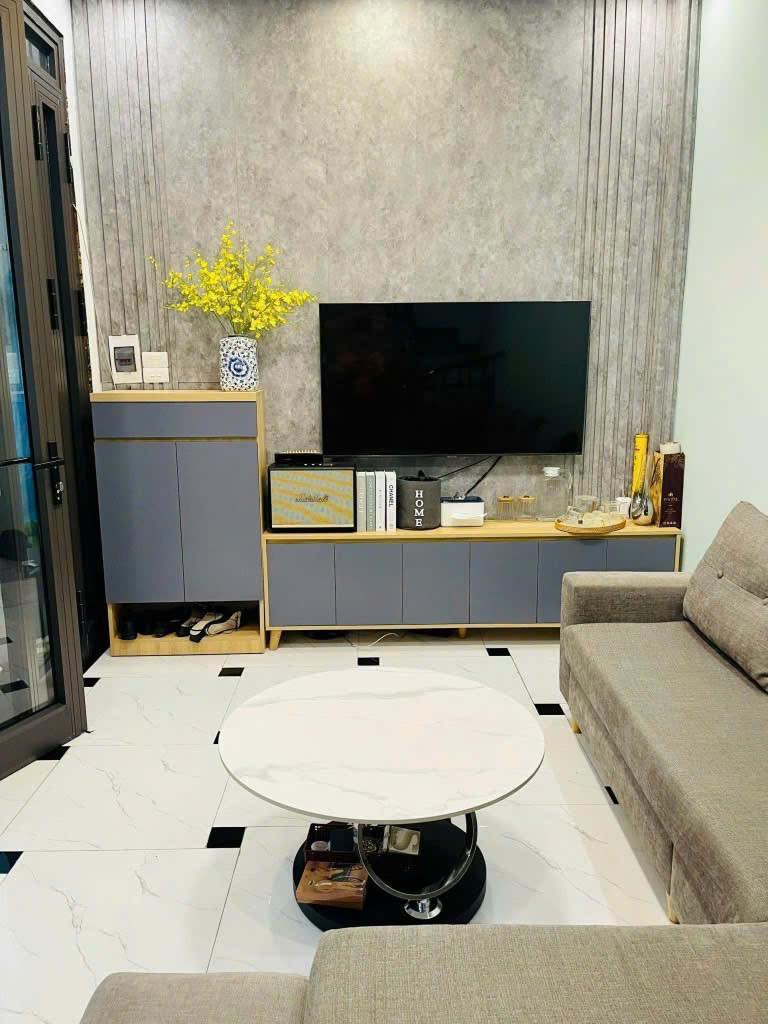 Nhà Võ Chí Công – 30m2 x 5 tầng – SÁT ĐƯỜNG LỚN – GIÁ 7.6 TỶ