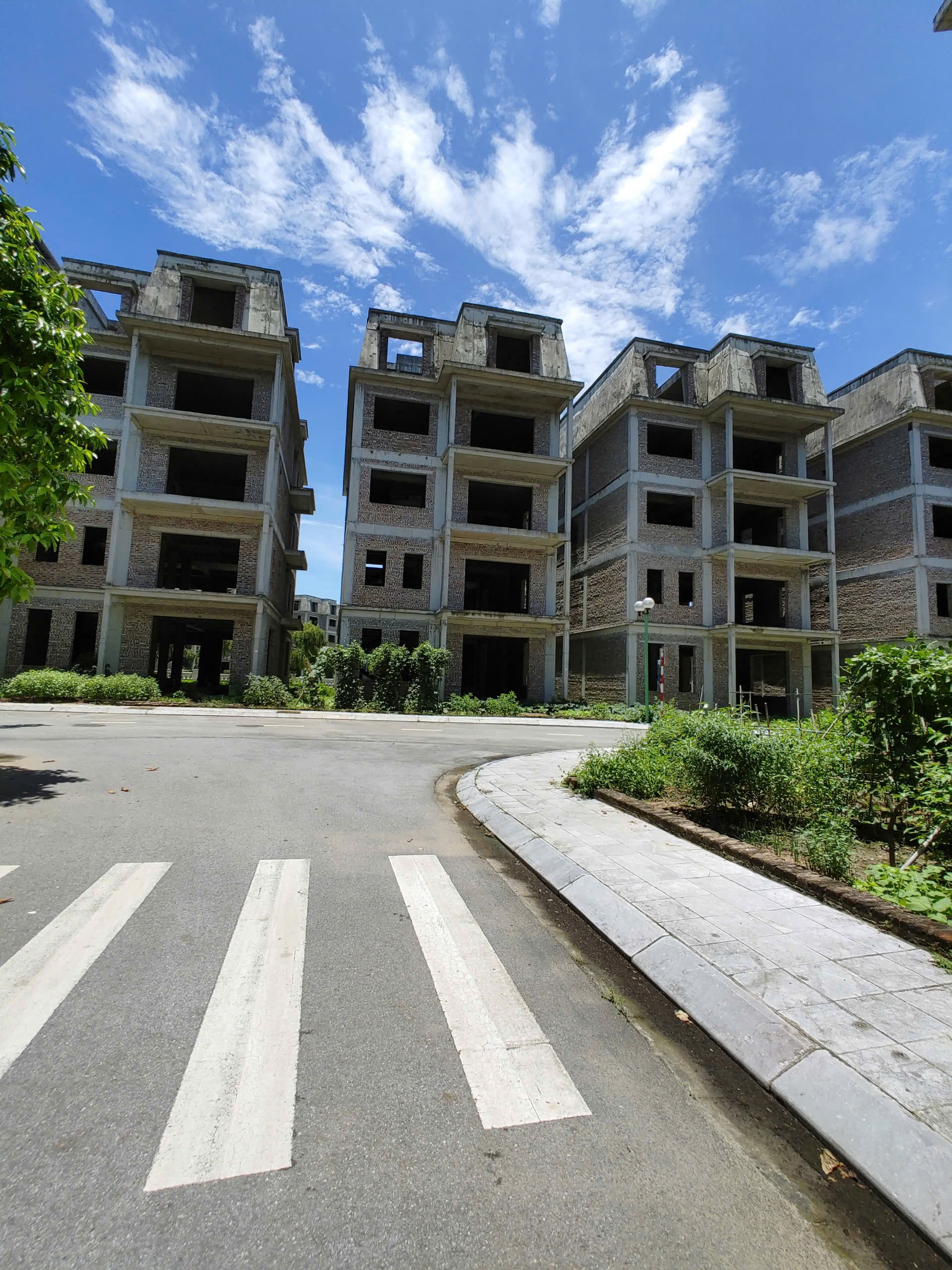 BÁN BIỆT THỰ HAI MẶT ĐƯỜNG, ĐƯỜNG 17M GẦN HỒ ĐIỀU HÒA KĐT LIDECO (0915458886) 2