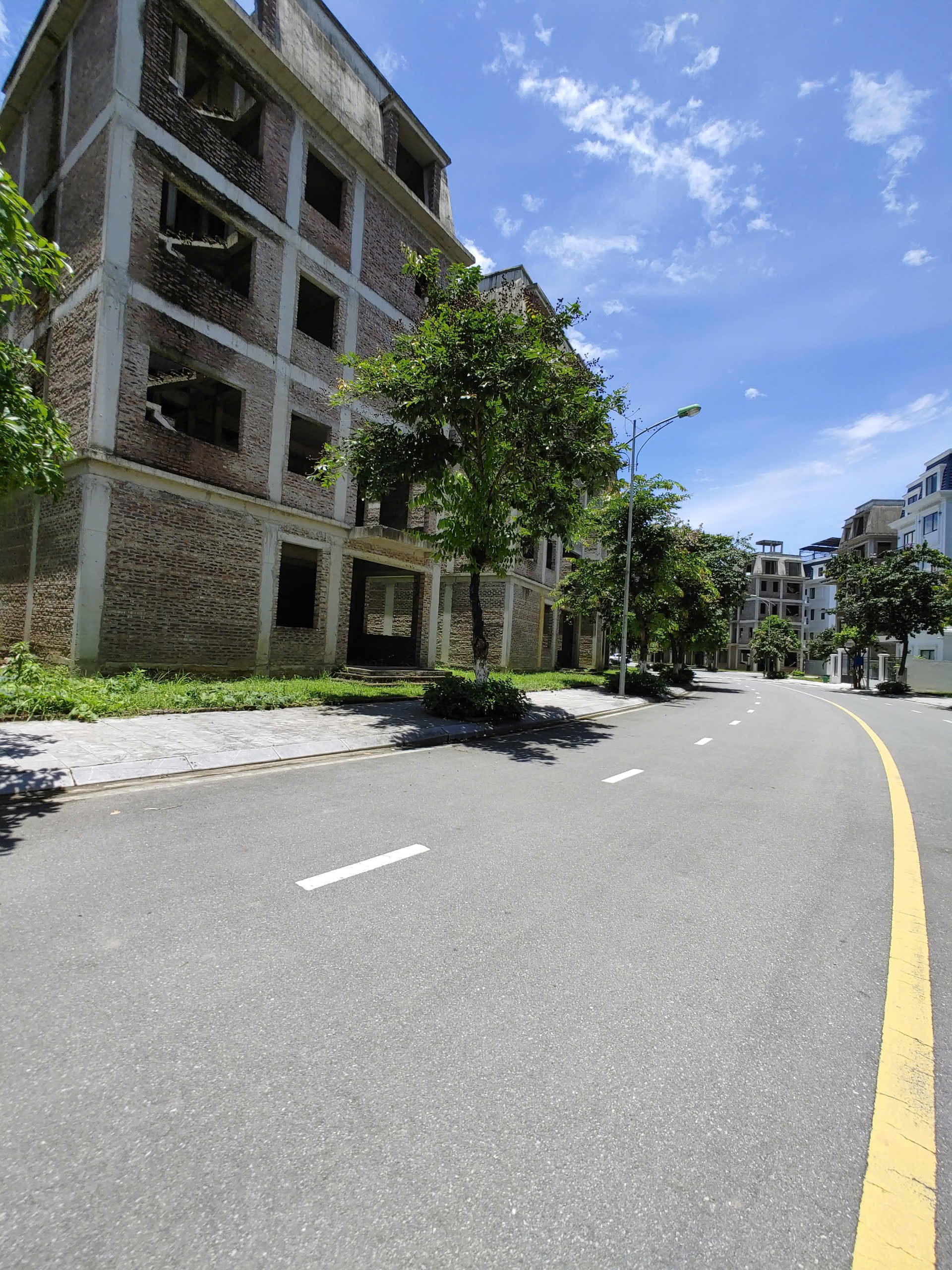 BIỆT THỰ NV19, VIEW 2 SANG CIENCO5 , HƯỚNG ĐB KĐT LIDECO (0915458886)