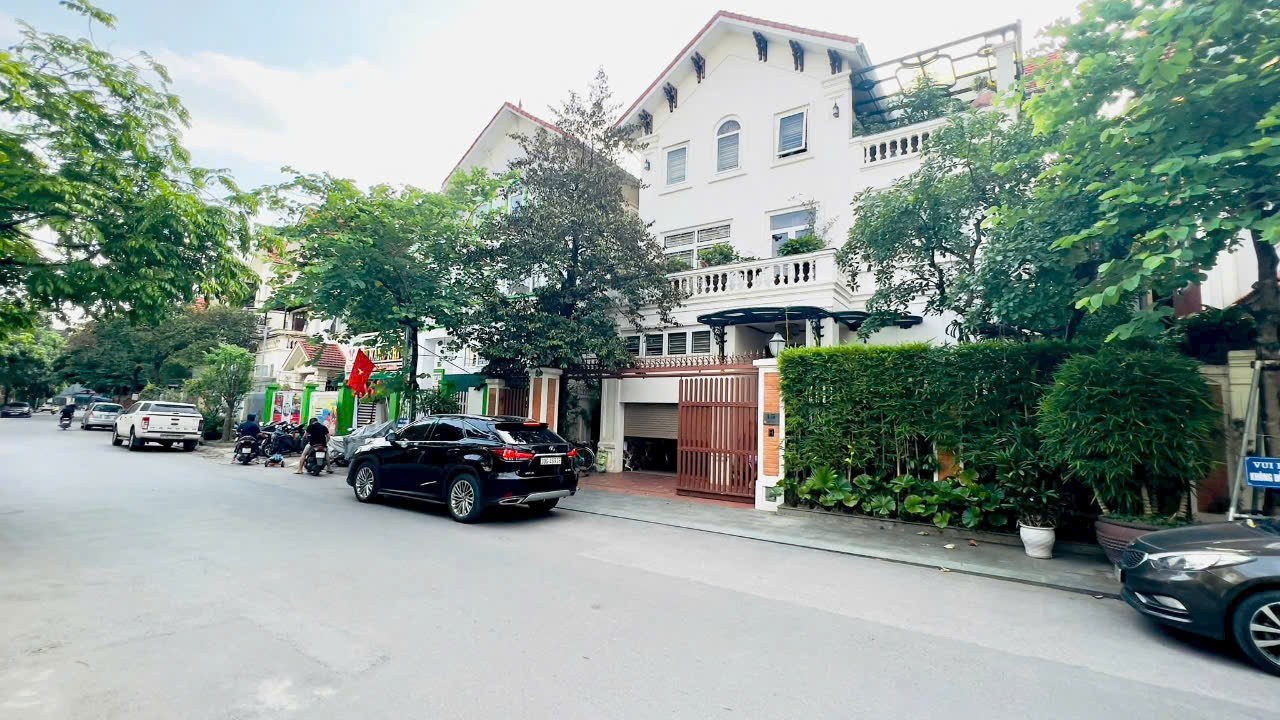 Chú Hiền nhờ bán nhà riêng phố Trương Định, ô tô vào nhà, 5 tầng kiên cố, 54m, giá 7.5 tỷ TL