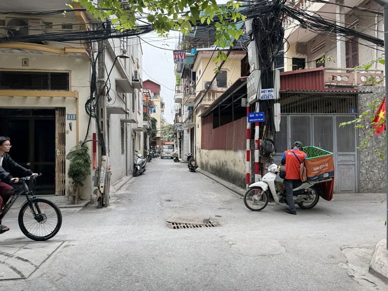 Cần bán 47,4m2 đất tặng nhà 3 tầng cũ tại ngõ 765 Nguyễn Văn Linh. Gần đường Cầu Bây và Cty May 10 4