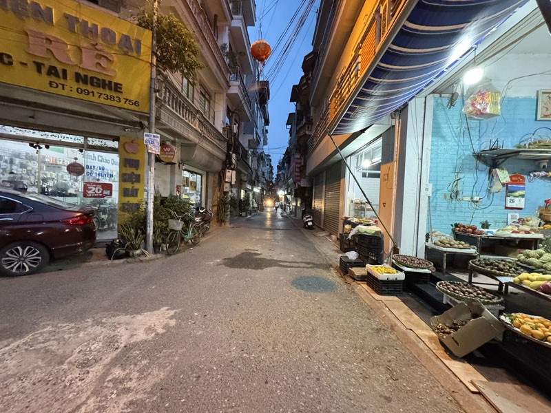 Cần bán 47,4m2 đất tặng nhà 3 tầng cũ tại ngõ 765 Nguyễn Văn Linh. Gần đường Cầu Bây và Cty May 10 6