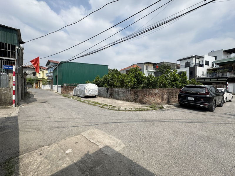 Bán Lô Góc - Đất Đông Dư 247m2 - Vị trí đẹp, gần trường chợ, không khí trong lành