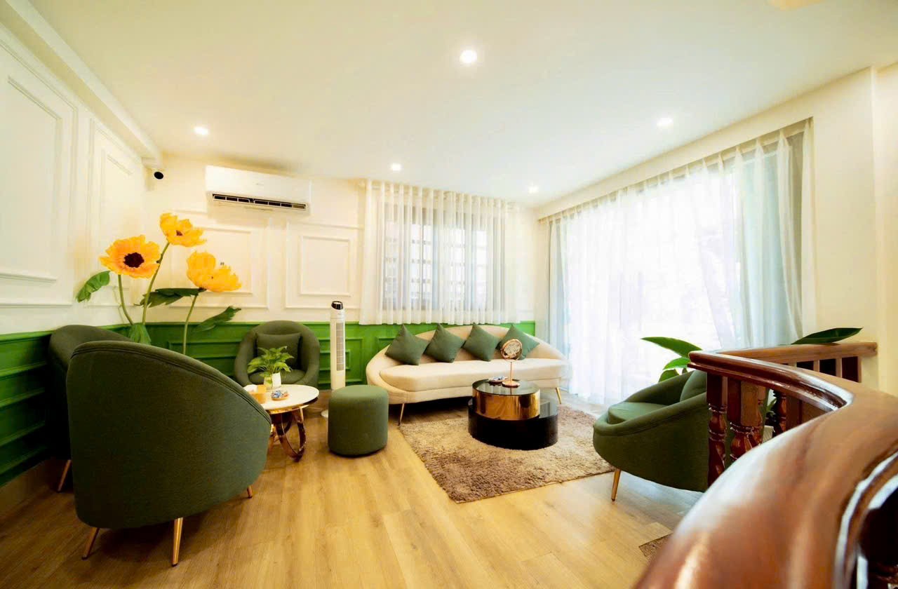 Thuê nguyên căn MẶT TIỀN đường hoa Phan Xích Long- 160m2- 5 tầng 8 Phòng: 85 Triệu. LH: 0933910039 4