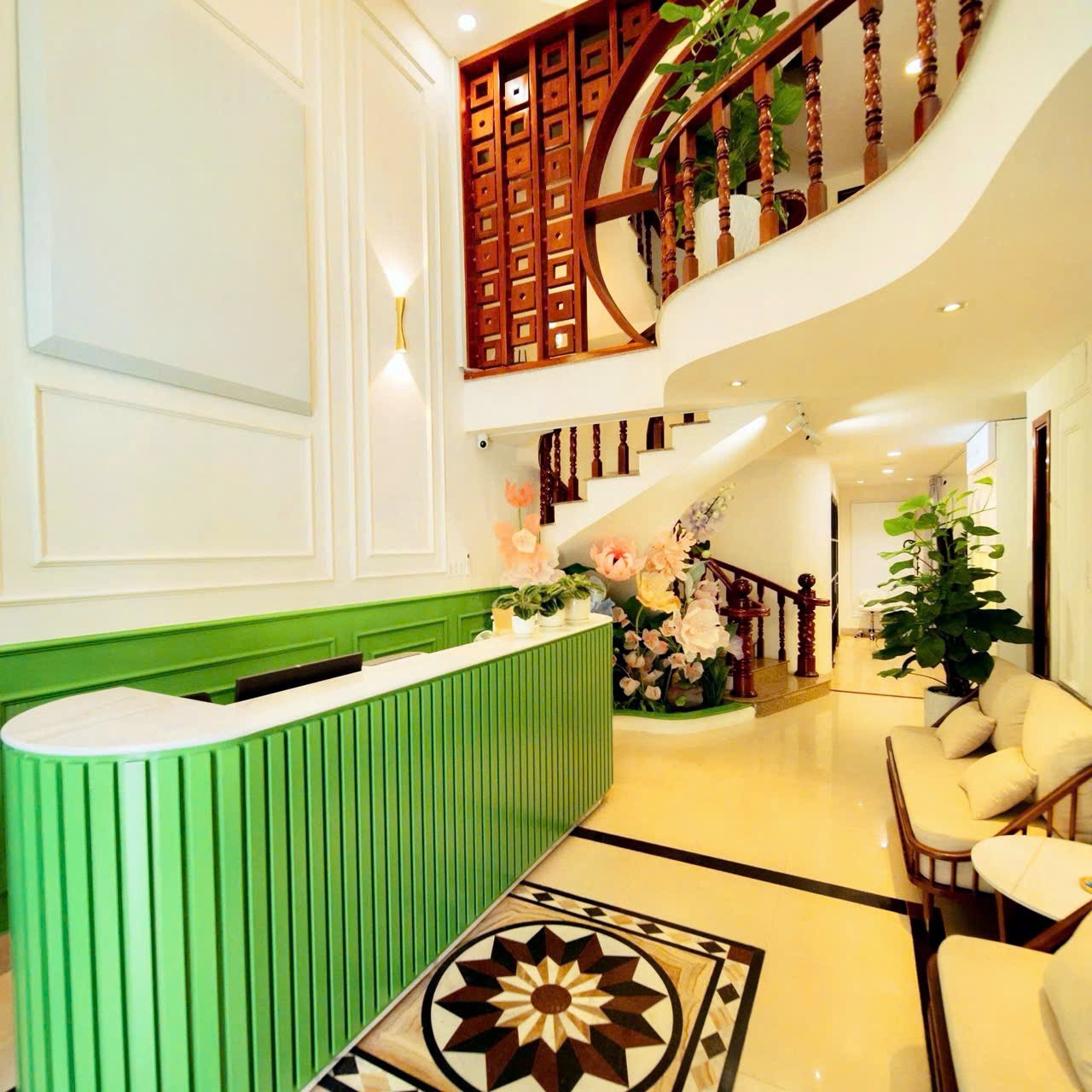 Thuê nguyên căn MẶT TIỀN đường hoa Phan Xích Long- 160m2- 5 tầng 8 Phòng: 85 Triệu. LH: 0933910039 5