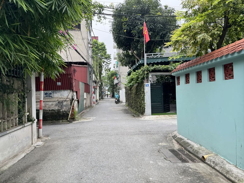 Nhà Cấp 4 Giang Biên 105m2 - Vị Trí Vàng Gần Hồ, Chợ, Khổ Vuông Đẹp, Ô Tô Đỗ Cửa 4