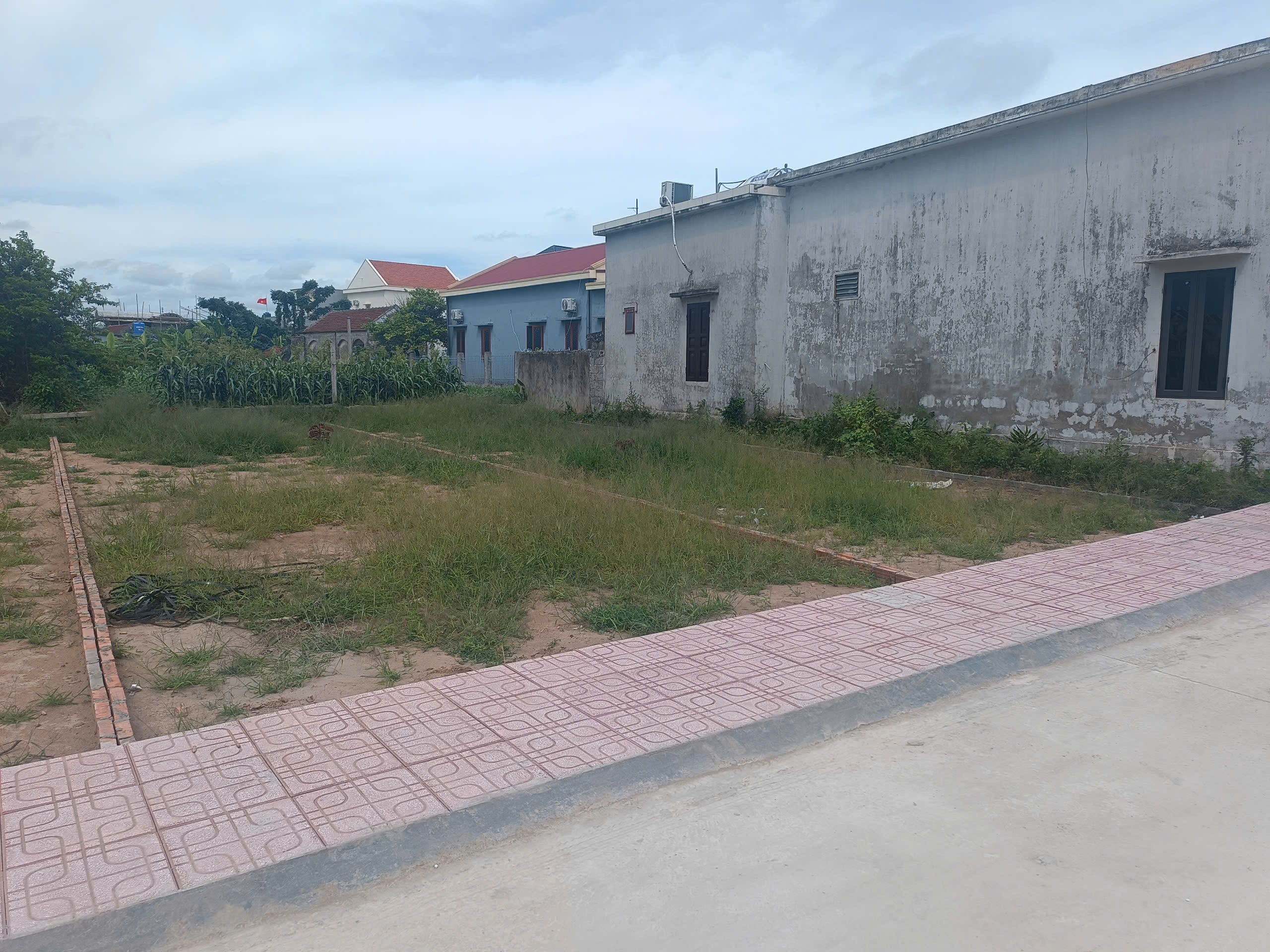 CẦN BÁN 100m2 đường Triệu Việt Vương trục chính ra biển chỉ 1 tỉ