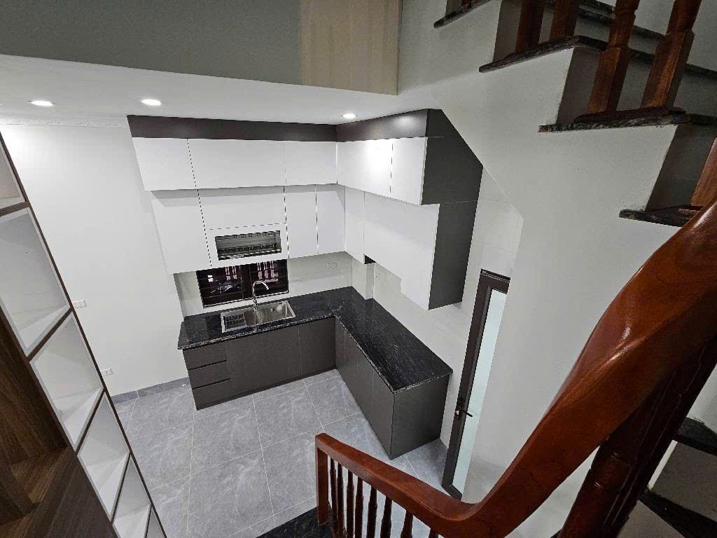 NHÀ LIÊN MẠC – 42M2 X 5 TẦNG – Ô TÔ TRÁNH – NGÕ THÔNG – KINH DOANH TỐT – GIÁ 8.1 TỶ 3