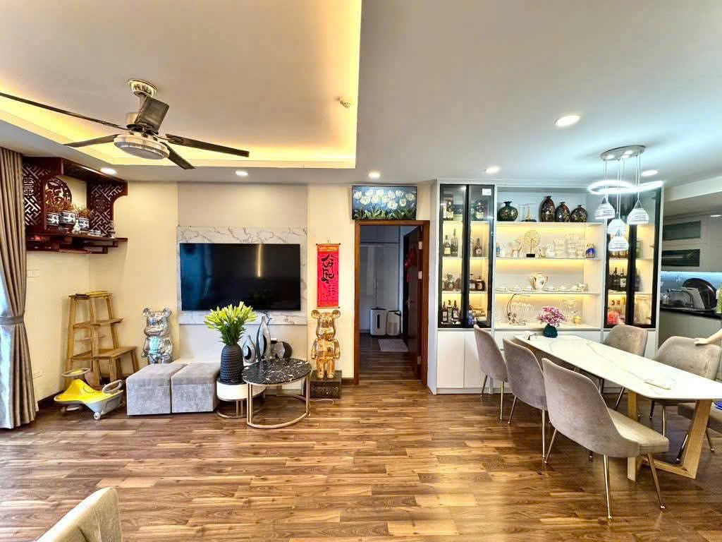 BÁN NHÀ TRUNG KÍNH – CẦU GIẤY – 90M² – GIÁ 14,5 TỶ