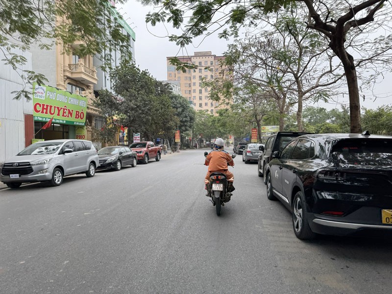 Đầu Tư Sinh Lời: Nhà 5 Tầng 100m2 Phúc Lợi, Kinh Doanh Sầm Uất, Gần Trường Học 6