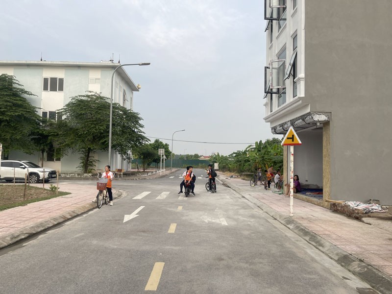 Đất Cự Khối Long Biên 79,8m2 - Hạ tầng đẹp, tiện ích đầy đủ, tiềm năng tăng giá cao, sổ đỏ sẵn 3