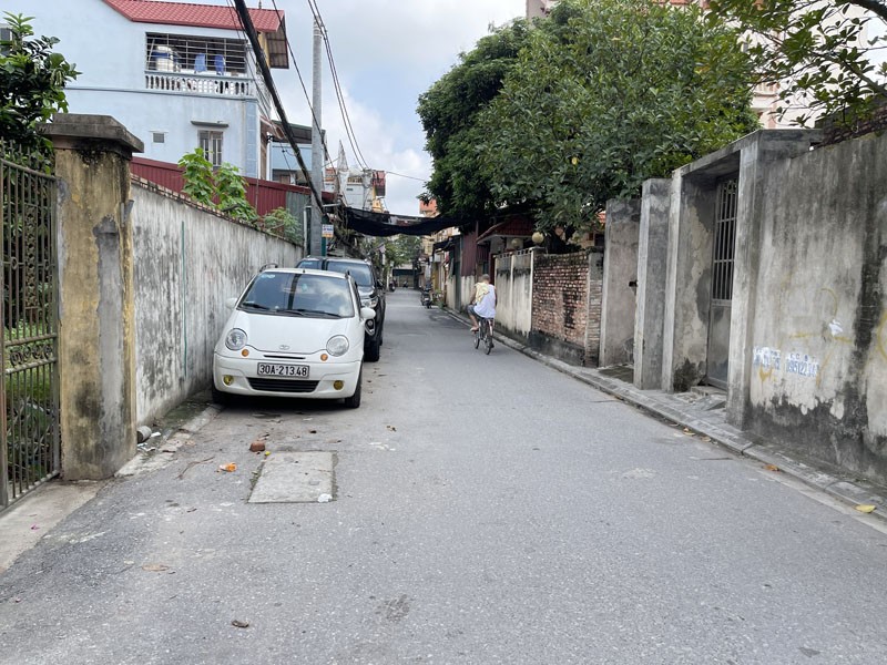 Cần bán 77,3m2 đất kinh doanh nhỏ tại Làng Vàng, Cổ Bi. Đường thông ô tô 7 chỗ