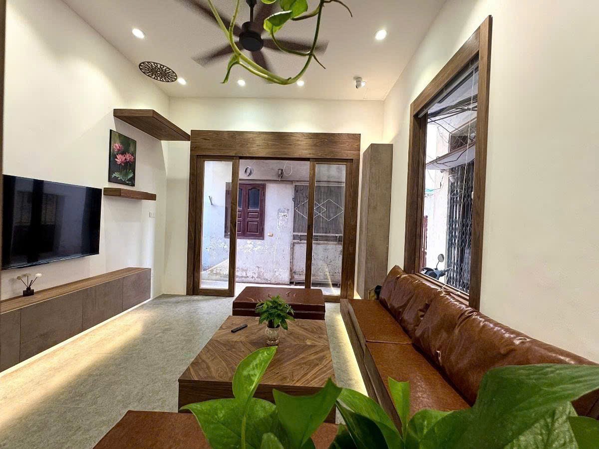 Đỉnh, siêu phẩm Láng Hạ, ngõ to, nông, kinh doanh dễ, 45m, giá 20 tỷ, nhà mới, 30m ra đường lớn.