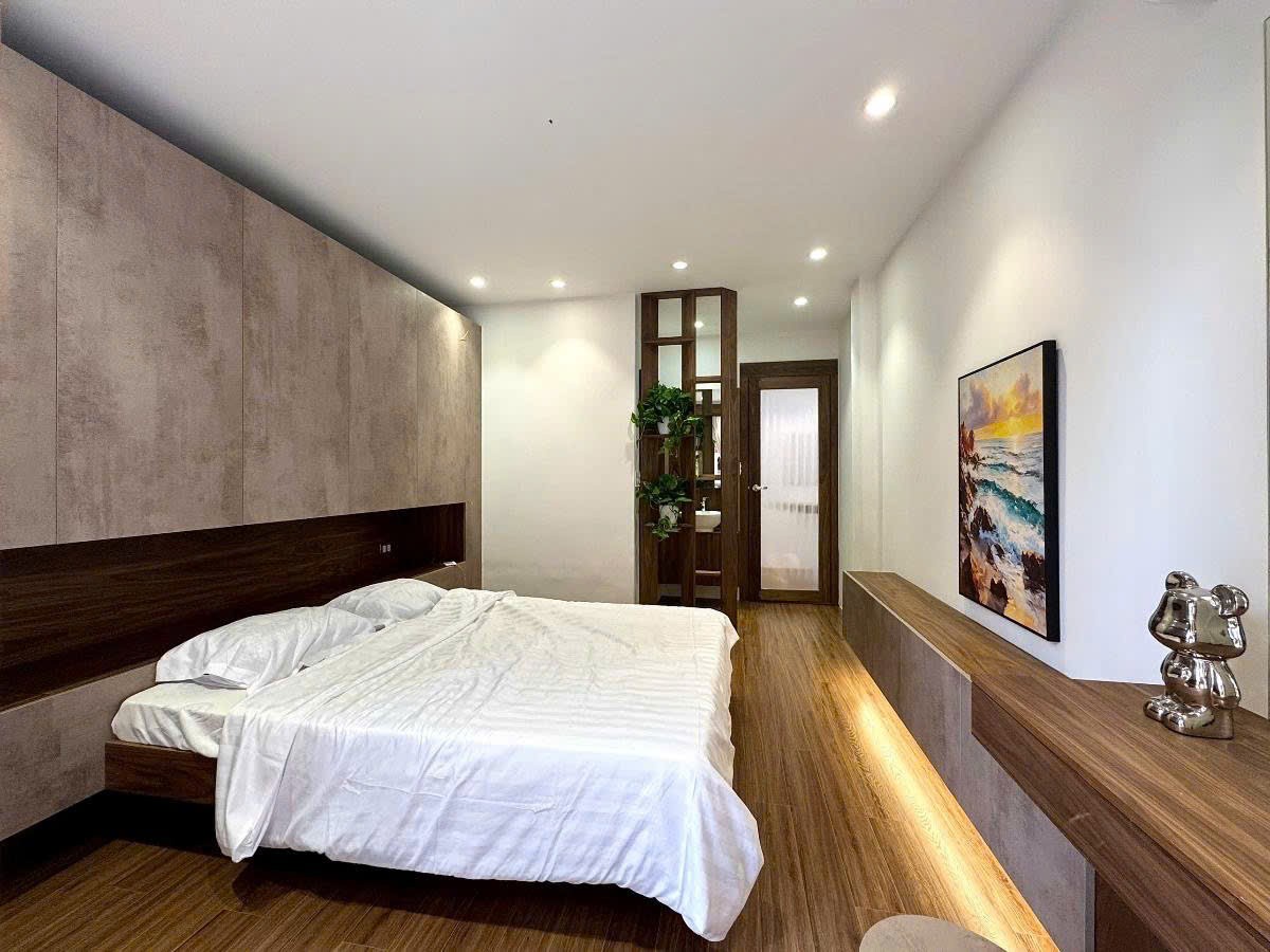 Đỉnh, siêu phẩm Láng Hạ, ngõ to, nông, kinh doanh dễ, 45m, giá 20 tỷ, nhà mới, 30m ra đường lớn. 4