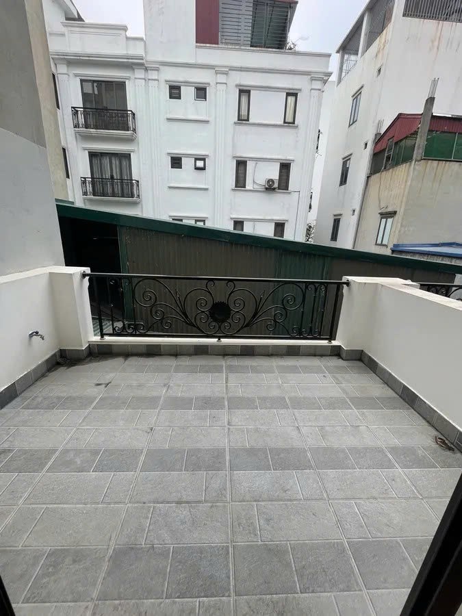 NHÀ MỚI KÍNH KOONG Ngọc Trì Thạch bàn 39m2 X 5 Tầng 6.15 tỷ Long Biên. 2