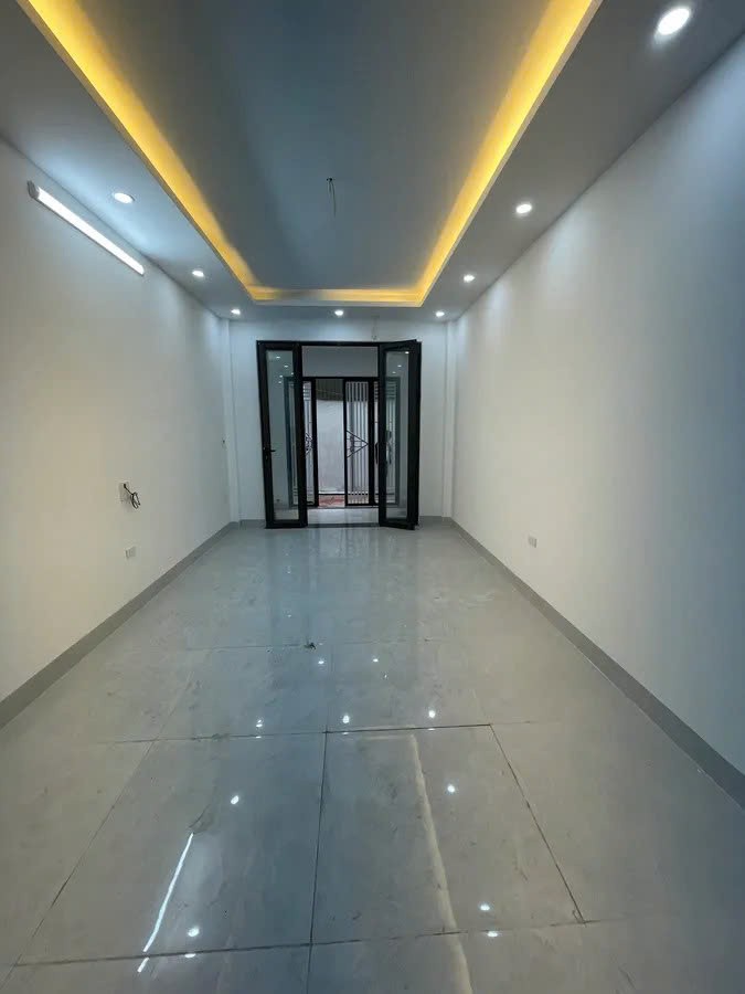 NHÀ MỚI KÍNH KOONG Ngọc Trì Thạch bàn 39m2 X 5 Tầng 6.15 tỷ Long Biên. 4
