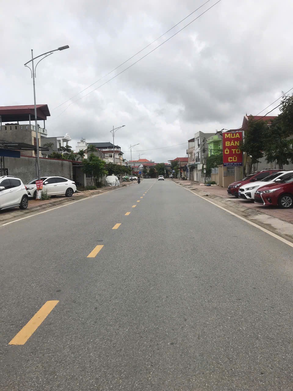 BÁN ĐẤT TẶNG NHÀ – NẰM TRÊN TRỤC ĐƯỜNG ĐI KHU ĐÔ THỊ VINHOMES - VỊ TRÍ KINH DOANH CỰC ĐẸP - GIÁ 4