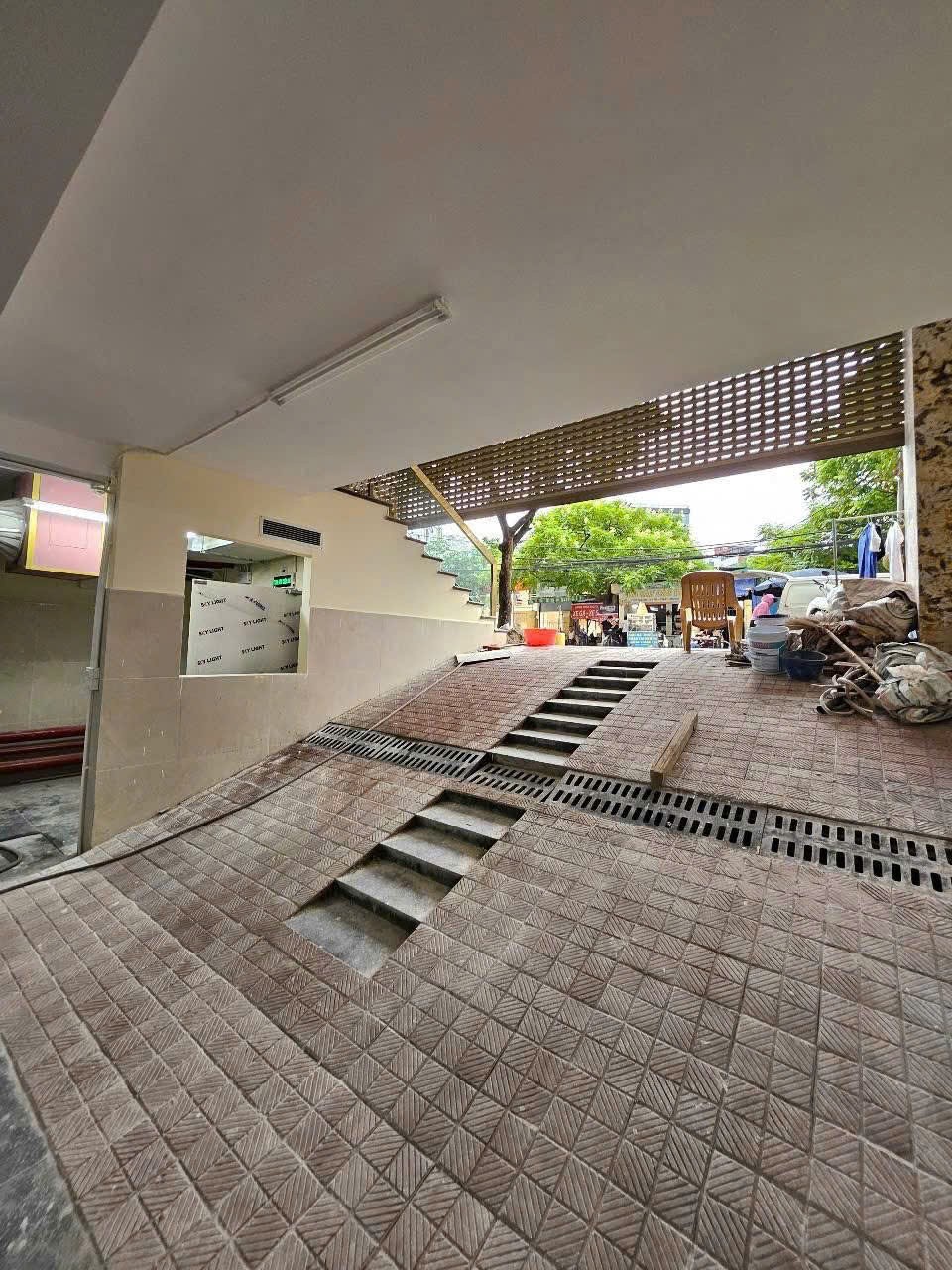 Cần bán Văn phòng đường Xuân La, Phường Xuân La, Diện tích 260m², Giá 165 Tỷ 5