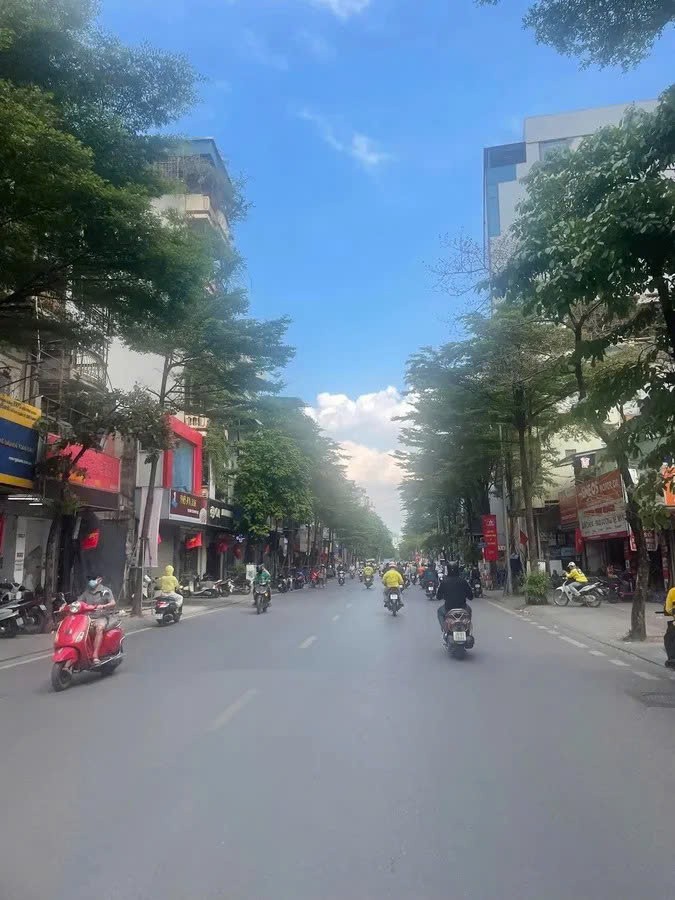 BÁN MẢNH ĐẤT VÀNG PHỐ CỔ Ngọc Lâm 55m2 mặt tiền 4.5m  8.3 tỷ Long Biên. 2