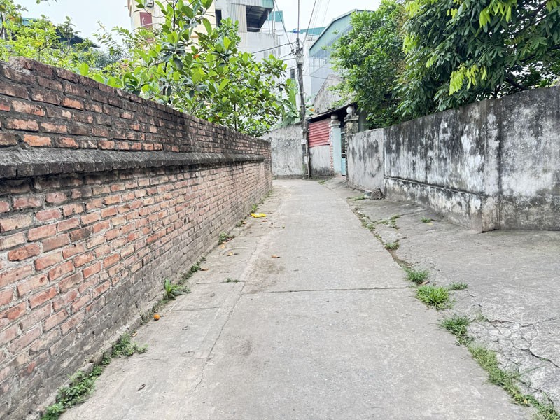 Bán đất Đông Dư, Bát Tràng - DT: 37,5m2 nở hậu, ô tô vào đất, sổ đỏ CC