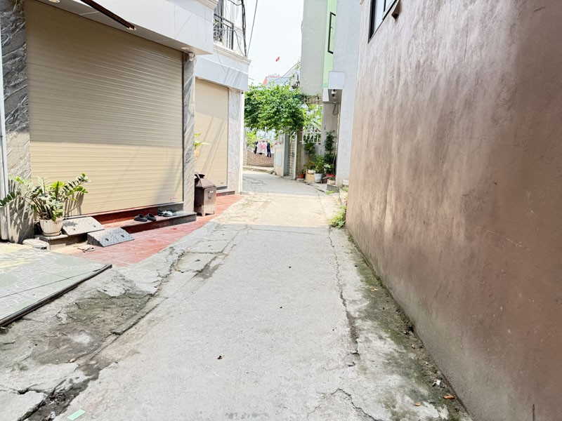Bán đất Đông Dư, Bát Tràng - DT: 37,5m2 nở hậu, ô tô vào đất, sổ đỏ CC 3
