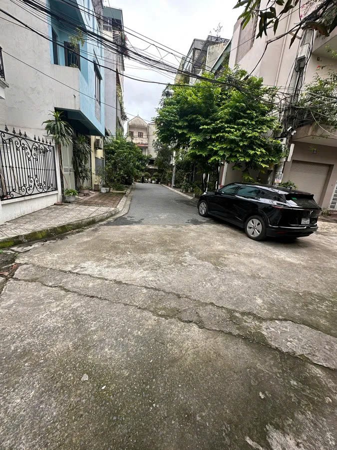 HIẾM MẢNH ĐẤT CỰC ĐẸP Ô TÔ VÀO ĐẤT QUAY ĐẦU Phố Ngô Gia Tự 65m2 mặt tiền 5m, 8.5 tỷ. 2