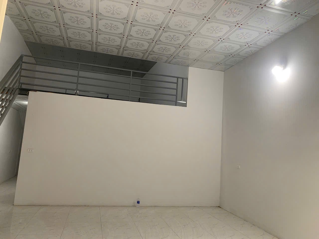 Bán Đất Tặng Nhà Cấp 4 - Sổ Đỏ Chính Chủ - Gần Kcn Quang Minh