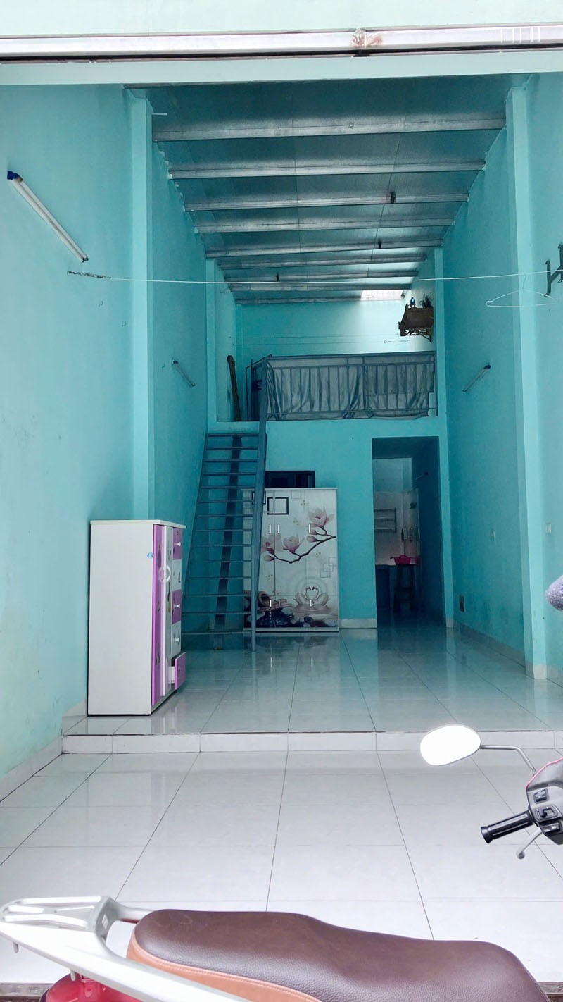 Cần bán 49,5m2 nhà C4 ngõ 466 Ngô Gia Tự. Ngay gần chợ Diêm Gỗ, đường thông xe ô tô nhỏ 2