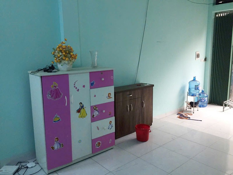 Cần bán 49,5m2 nhà C4 ngõ 466 Ngô Gia Tự. Ngay gần chợ Diêm Gỗ, đường thông xe ô tô nhỏ 3