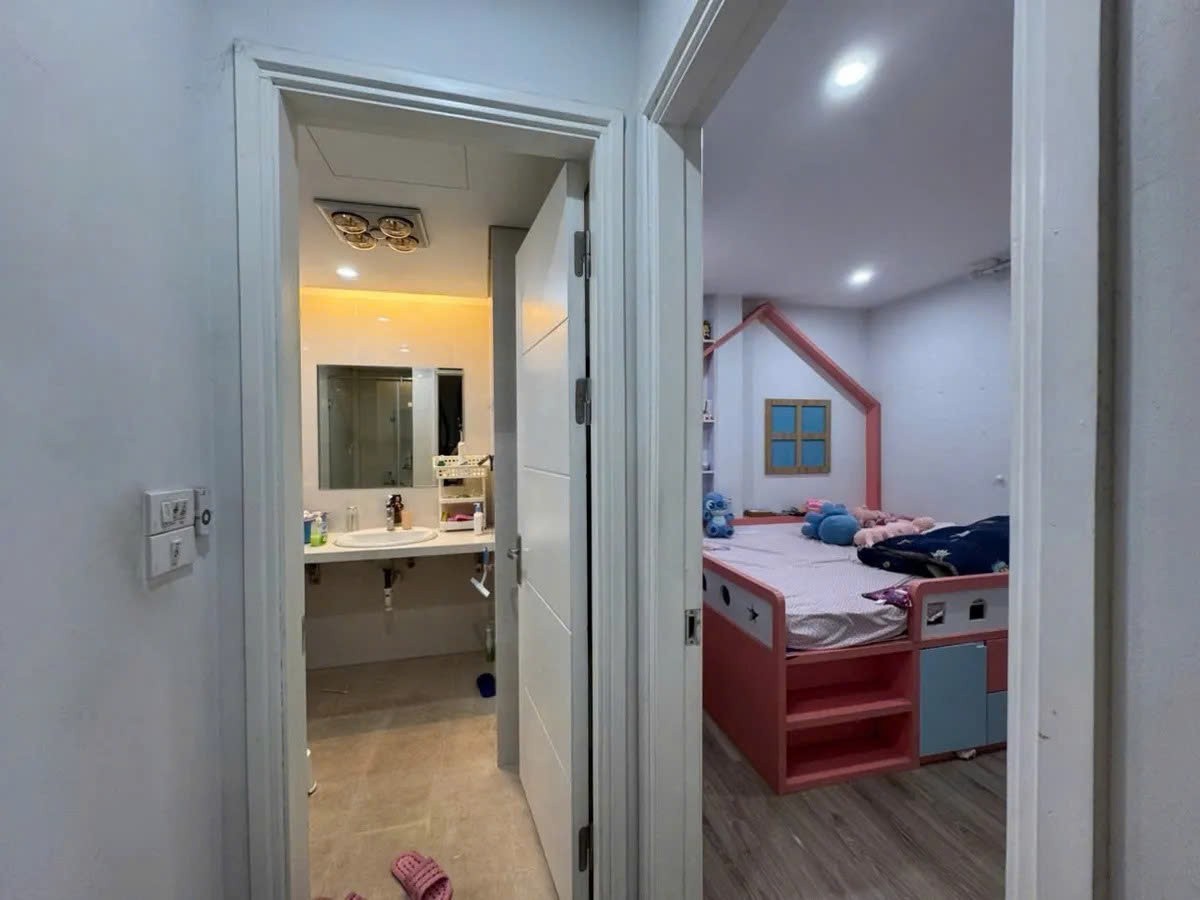 NHÀ ĐẸP NGÕ THÔNG Ô TÔ ĐỖ CỬA Phố Nguyễn Văn Linh 36m2 X 5 tầng, mặt tiền 5.9m, 6.4 tỷ Long Biên. 3