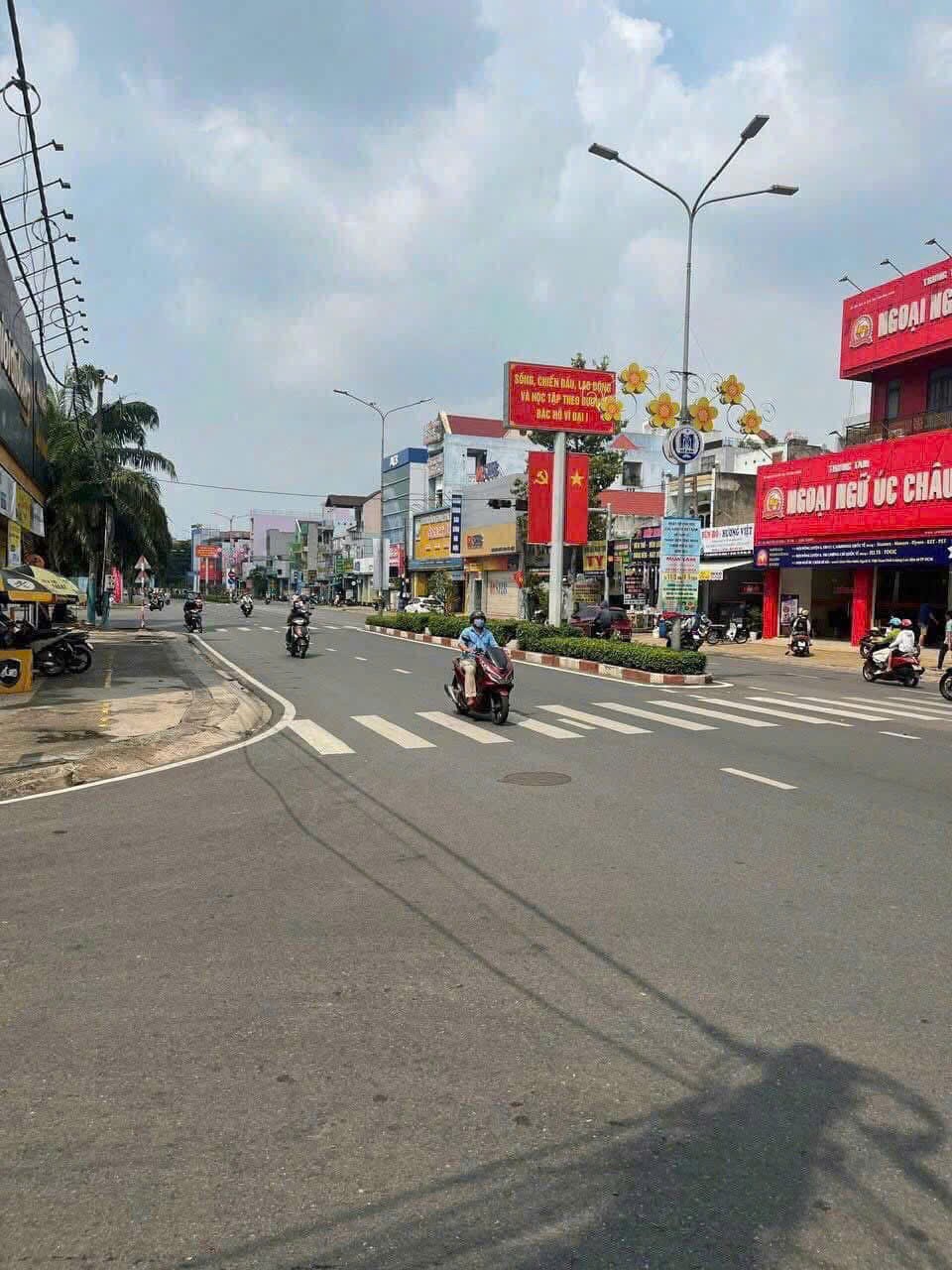 Cho thuê  Mặt bằng Dĩ An, Bình Dương, Diện tích 90m², Giá Thương lượng 2