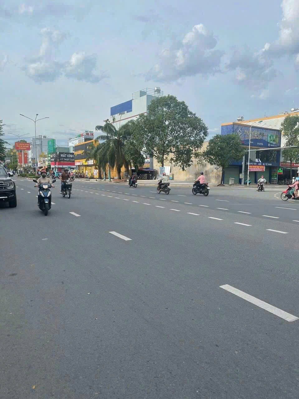Cho thuê  Mặt bằng Dĩ An, Bình Dương, Diện tích 90m², Giá Thương lượng 4