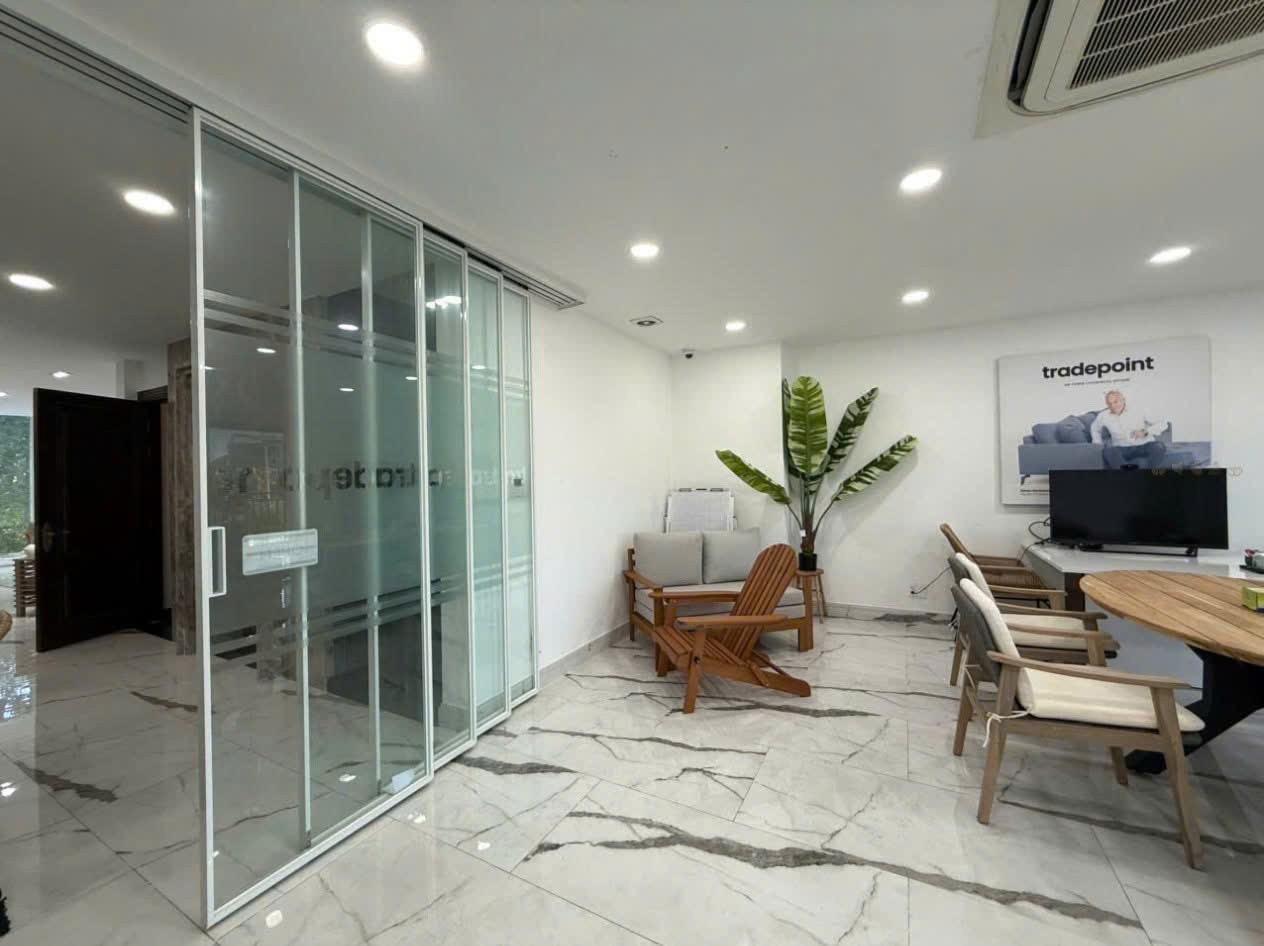 Cho thuê Nhà mặt tiền Phường Thủ Thiêm, Quận 2, Diện tích 170m², Giá 205 Triệu/tháng 2