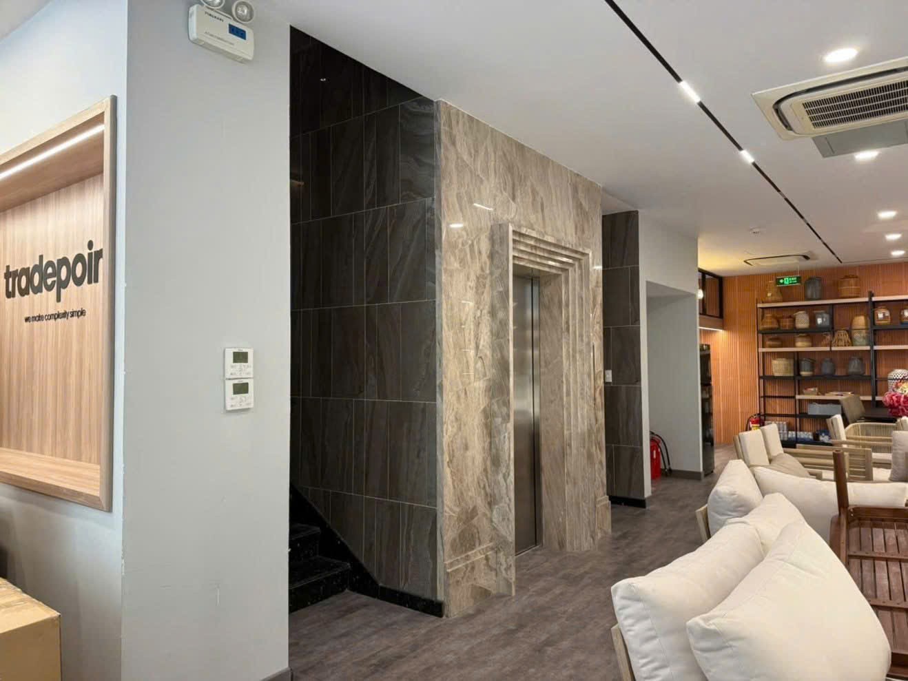 Cho thuê Nhà mặt tiền Phường Thủ Thiêm, Quận 2, Diện tích 170m², Giá 205 Triệu/tháng 9