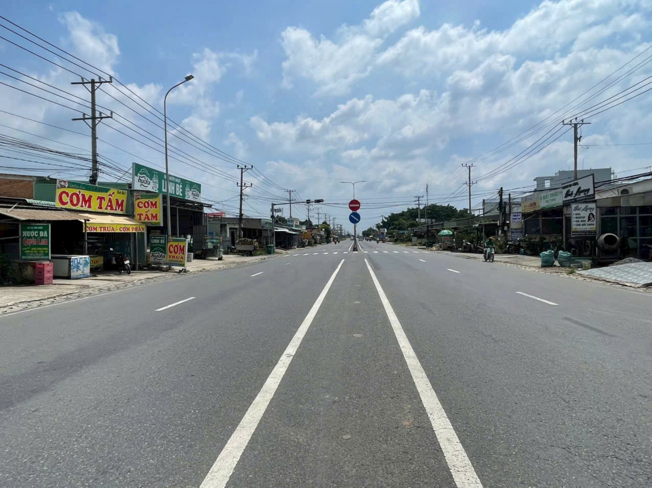 1700m2 đất ấp 8, Lương Hòa, Bến Lức , Long An giá 2,9 tỷ 2