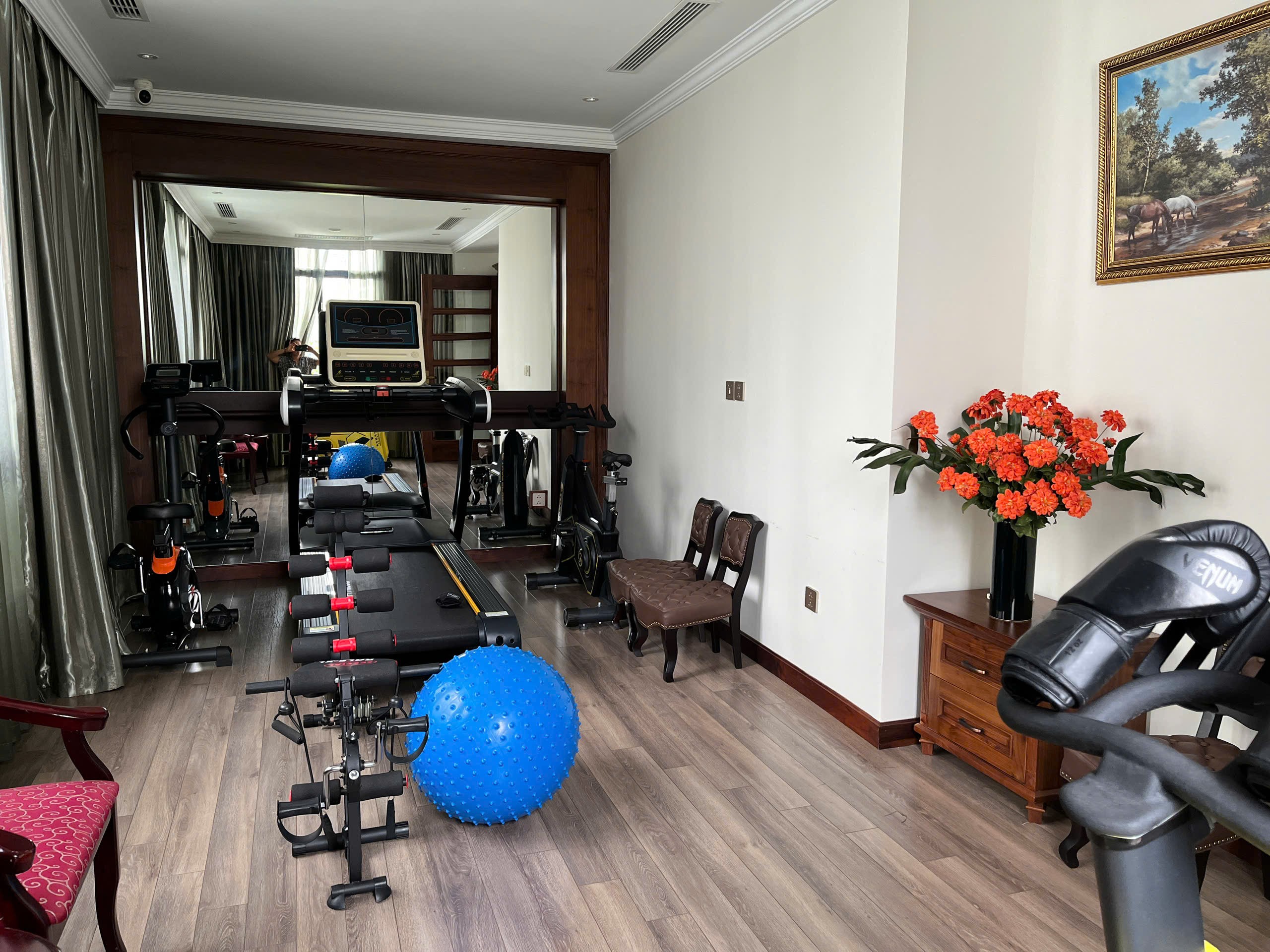 CHUYỂN NHƯỢNG BIỆT THỰ ĐƠN LẬP CĂN GÓC – NGUYỆT QUẾ 17-02, VINHOMES RIVERSIDE 3