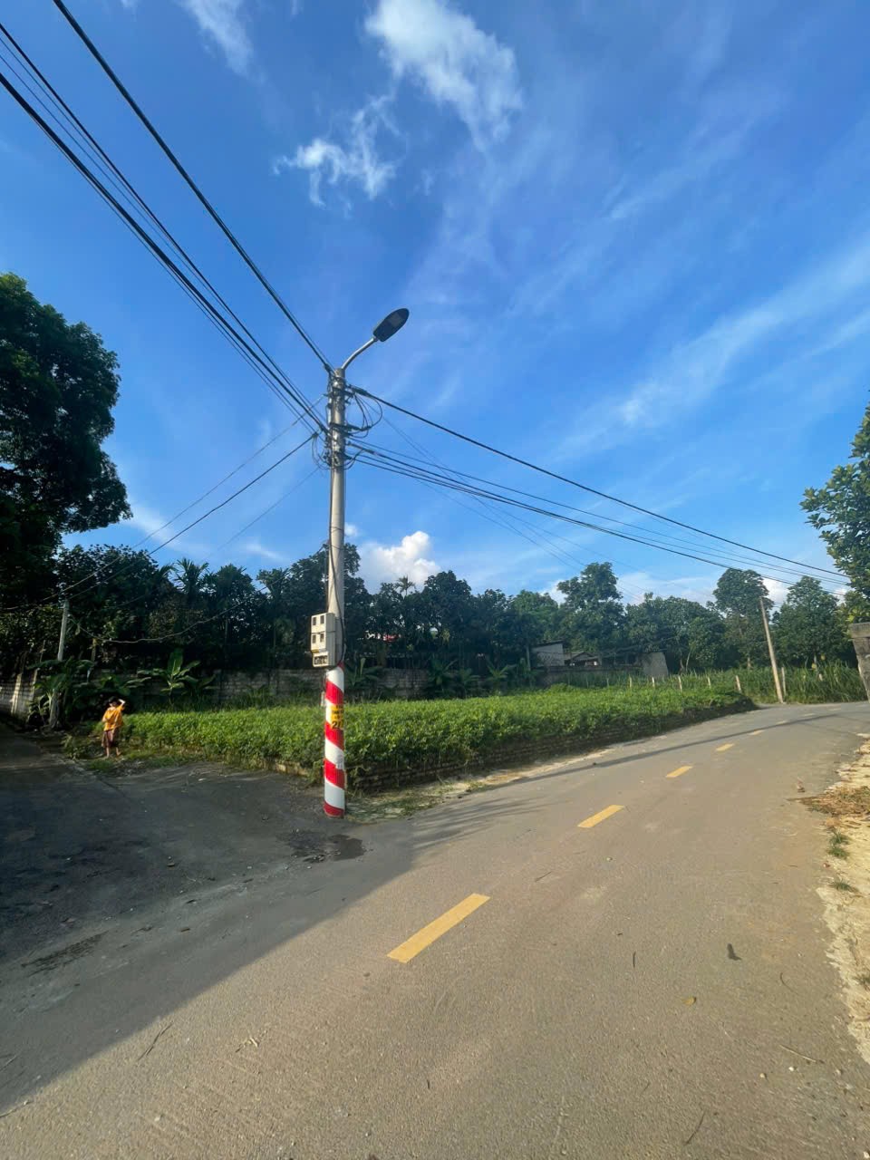 60m lô góc Sơn Tây, ô tô tránh, đường trải nhựa, hướng Nam mát mẻ. Tc nhỉnh  tỷ. alo 0916731784