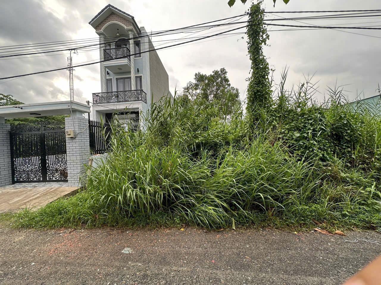 210m2 đất thổ cư mặt tiền lô B đường Thanh Niên, xã Phạm Văn Hai, Bình Chánh giá 2,8 tỷ 3