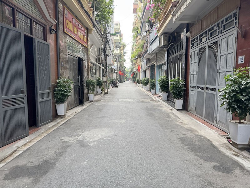 Cần bán 75m2 tặng nhà 3 tầng mặt ngõ 14 Sài Đồng. Đường ô tô tránh, xung quanh bạt ngàn tiện ích 3