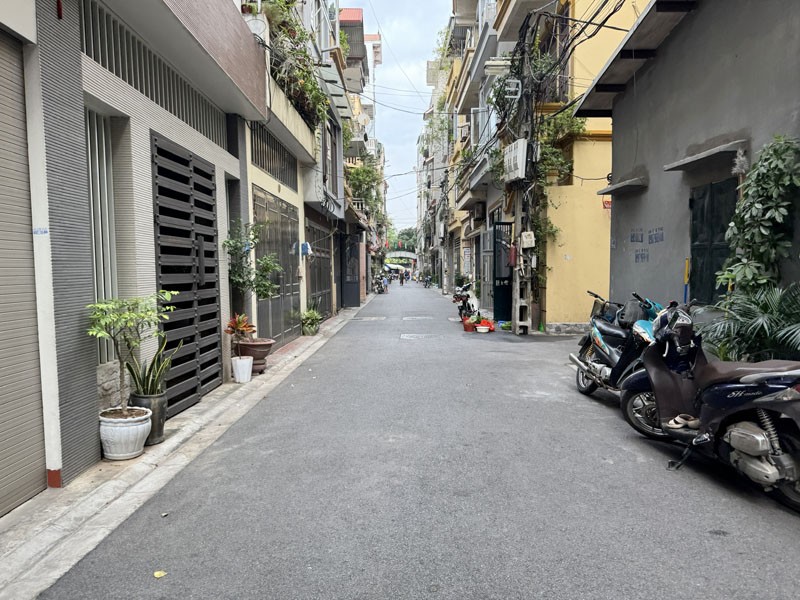 Cần bán 75m2 tặng nhà 3 tầng mặt ngõ 14 Sài Đồng. Đường ô tô tránh, xung quanh bạt ngàn tiện ích 4