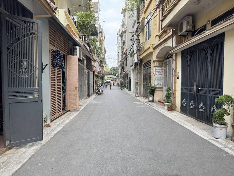 Cần bán 75m2 tặng nhà 3 tầng mặt ngõ 14 Sài Đồng. Đường ô tô tránh, xung quanh bạt ngàn tiện ích 5