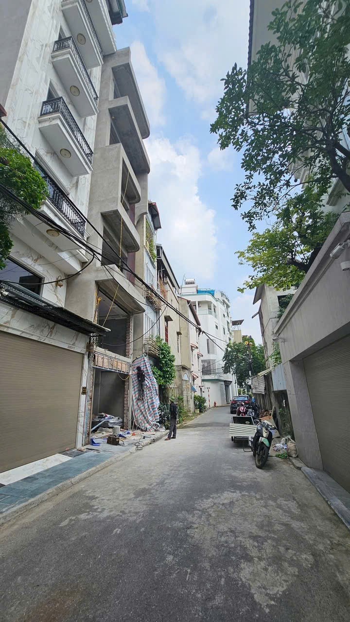 Bán nhà phố Tư Đình - Long Biên - đón cầu Trần Hưng Đạo 8 tầng thang máy 3