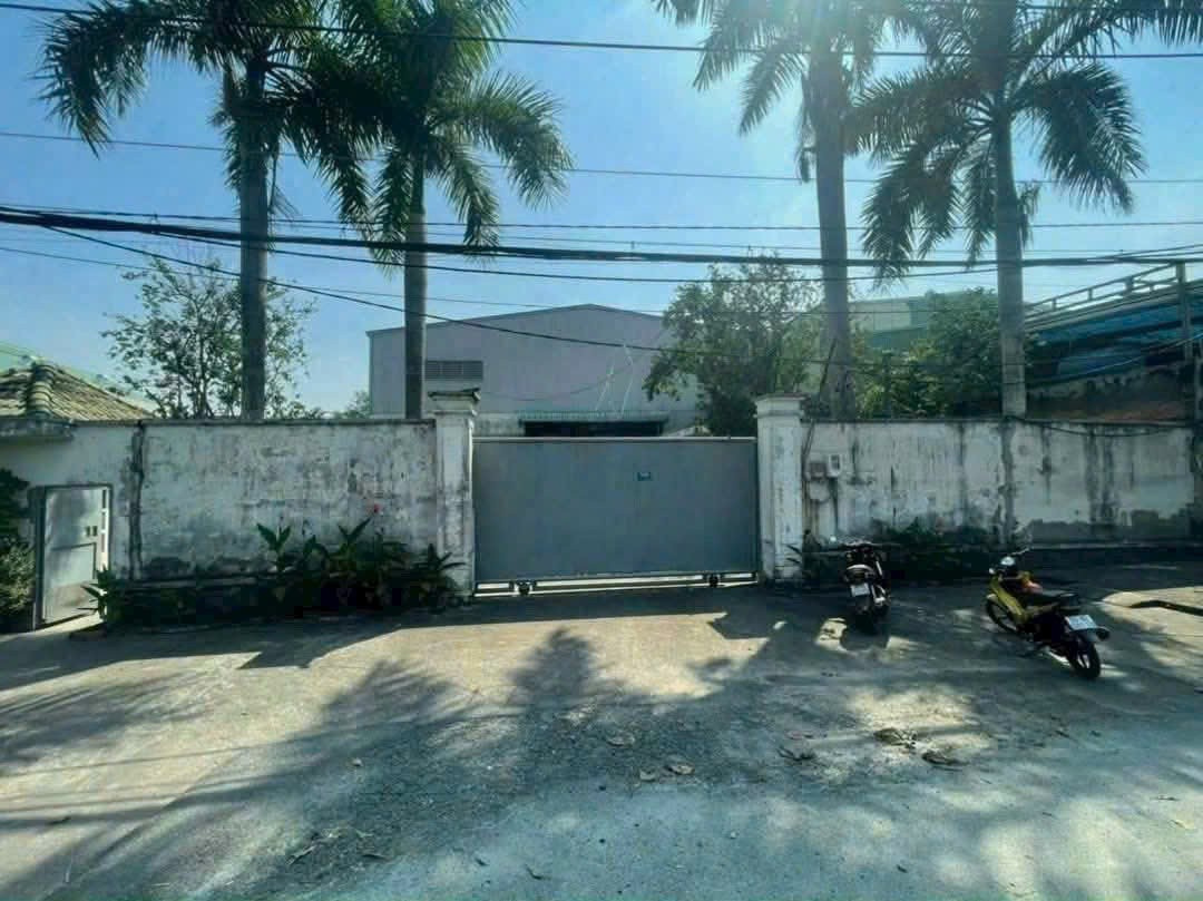 Nhà xưởng mặt tiền xã Lê Minh Xuân, Bình Chánh tổng dt 1600m2 giá 30 tỷ 2