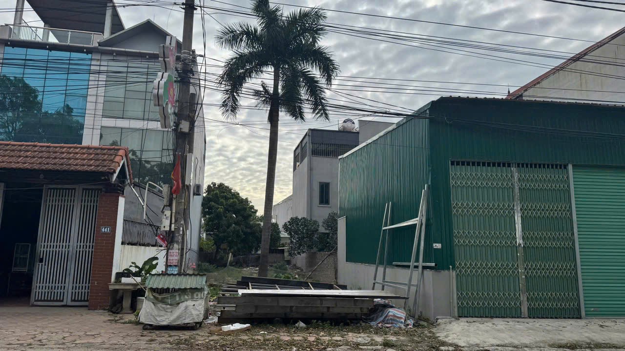Bán đất Vân Nội, Đông Anh. Đất nằm ngay mặt đường Vân Trì, mặt tiền kinh doanh đẹp
