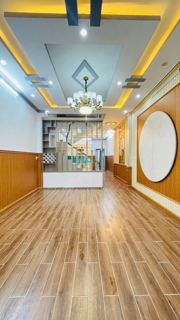 Nhà đẹp ấp Bình Hữu 1, xã  Đức Hòa Thượng , Đức Hòa dt 154m2 2 lầu 5pn 4wc giá 3,75 tỷ 2