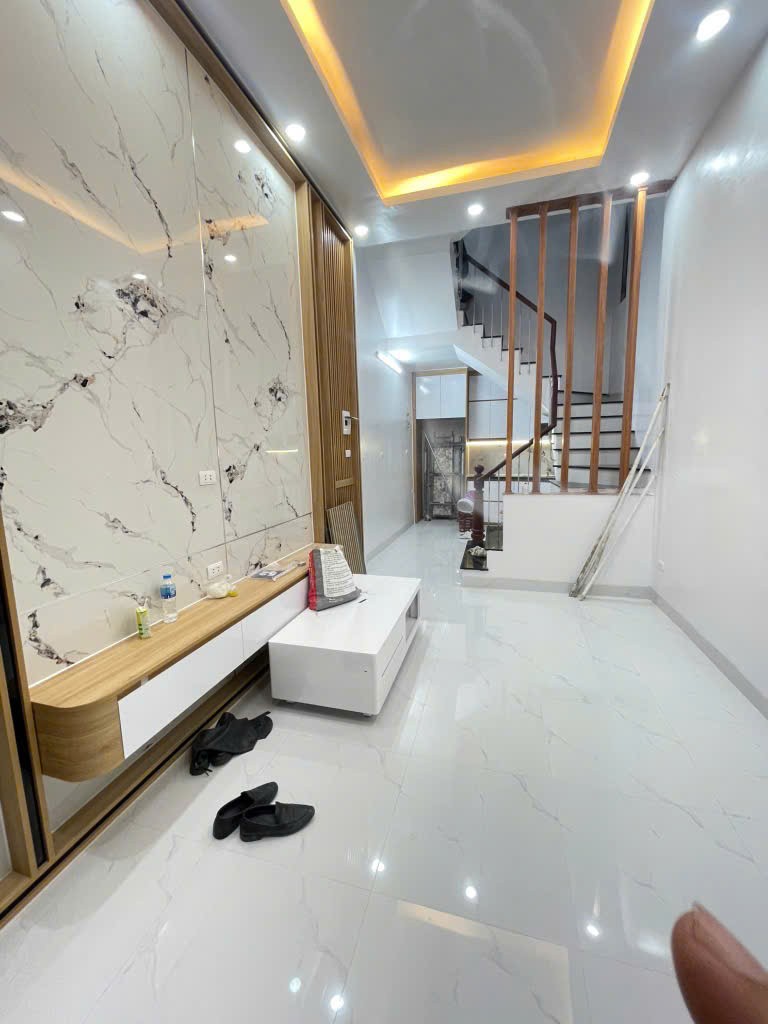 NHÀ TRUNG TÂM CẦU GIẤY, AN NINH ĐỈNH – 32M2 x 5 TẦNG – Ô TÔ CÁCH NHÀ 5M - GIÁ 7 TỶ 2